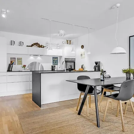 Amazing In With 01 Bedrooms And Wifi *